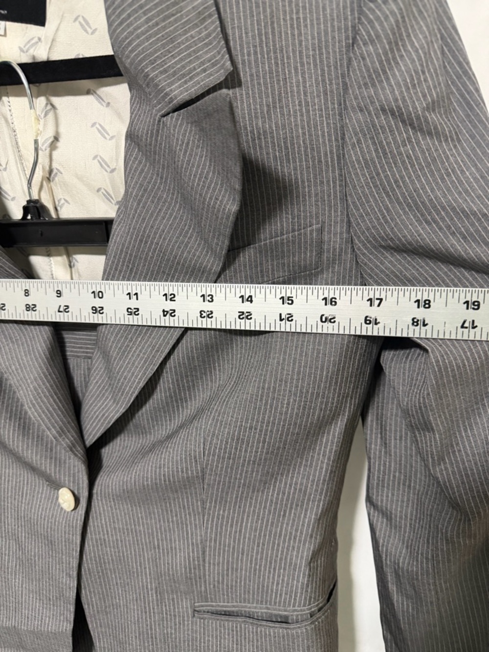 Giorgio Armani Women's Gray Pinstripe Two-Piece Pantsuit - Picture 3 of 9